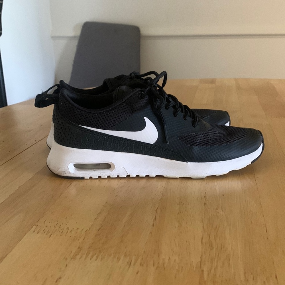 Black Nike Air Max